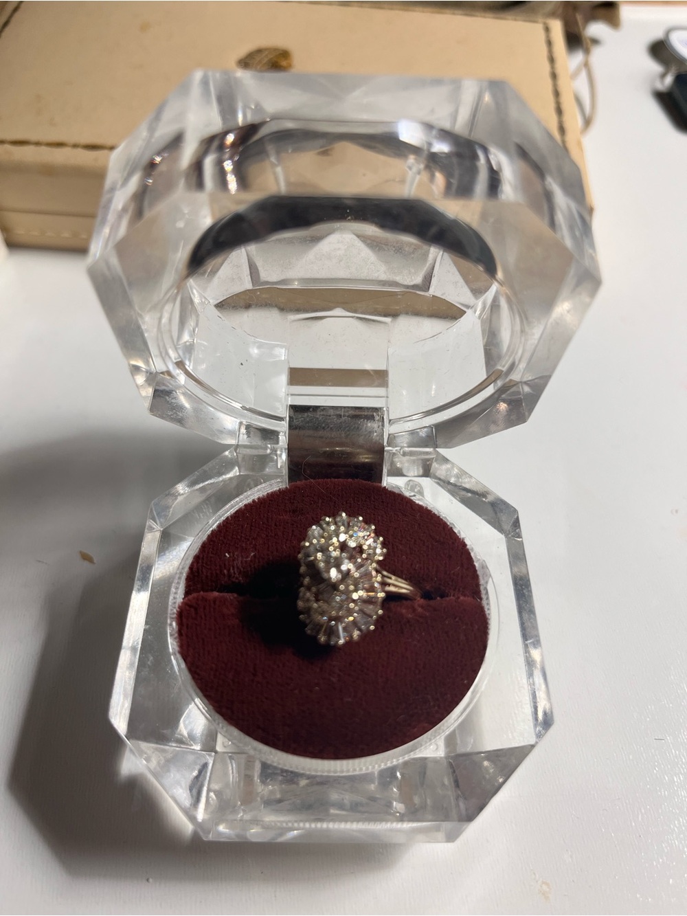 Elegant Cluster Diamond Ring in Gold